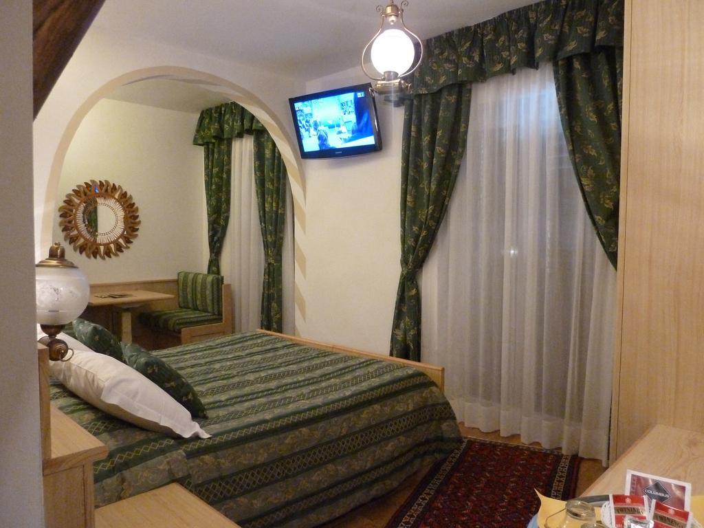 Hotel Ancora Castello-Molina di Fiemme Oda fotoğraf