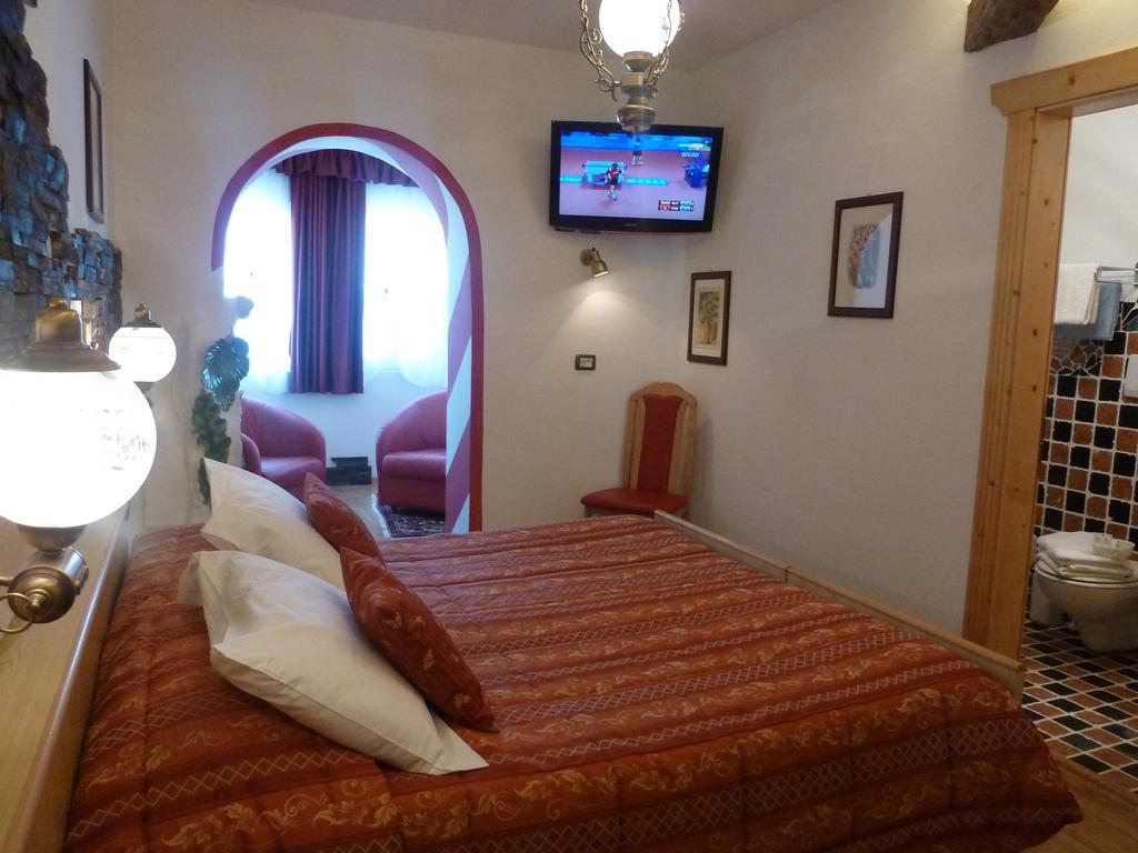 Hotel Ancora Castello-Molina di Fiemme Oda fotoğraf