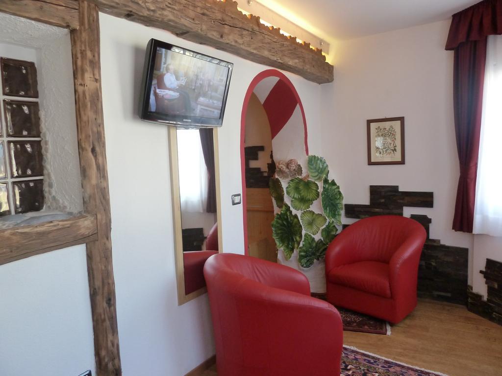 Hotel Ancora Castello-Molina di Fiemme Oda fotoğraf