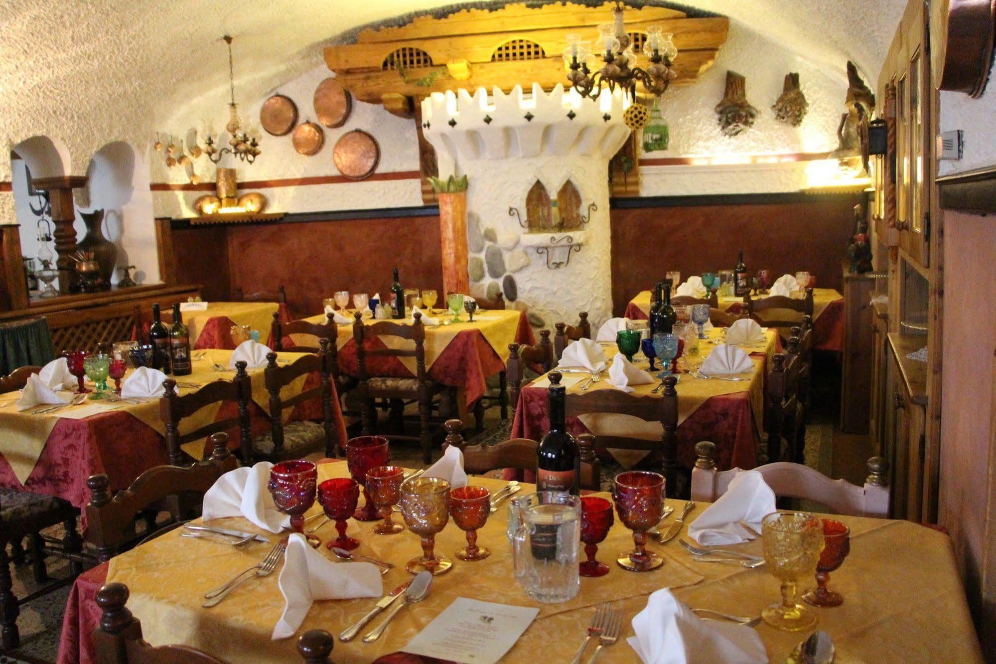 Hotel Ancora Castello-Molina di Fiemme Dış mekan fotoğraf
